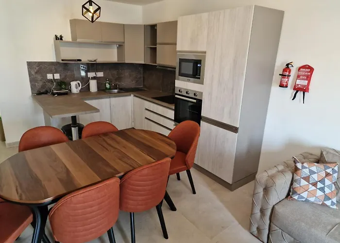 Sky 2 * St. Paul's Bay