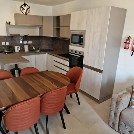 Sky 2 * خليج سانت بول