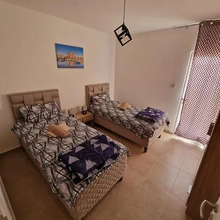 Sky 2 * St. Paul's Bay